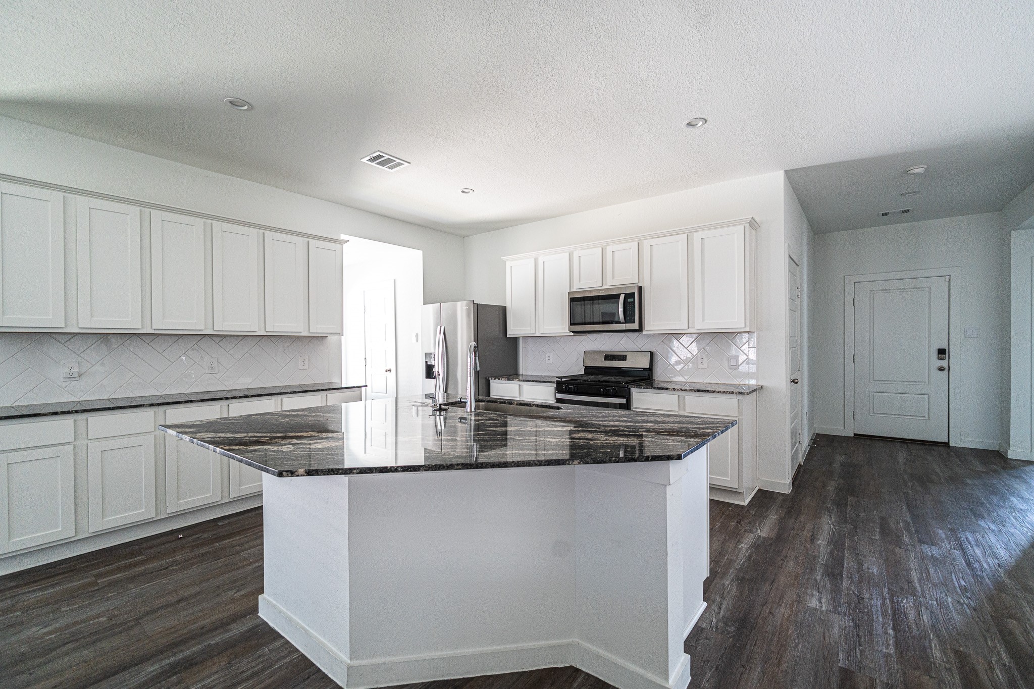 8730 Anacua Drive Rosharon, TX 77583 - Photo 2 of 22