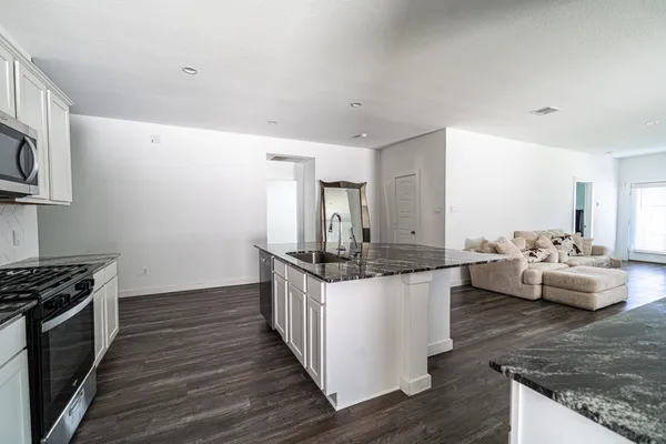 $2,295 | 8730 Anacua Drive, Rosharon, TX 77583