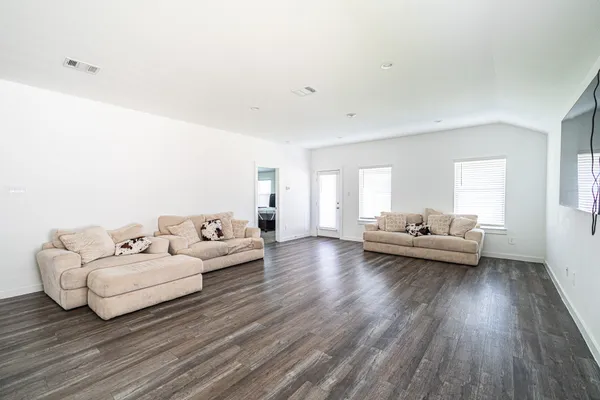 $2,295 | 8730 Anacua Drive, Rosharon, TX 77583