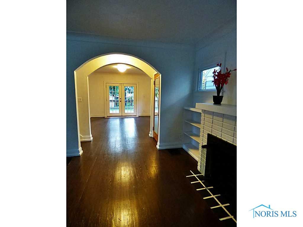 3815 Bellevue Road Toledo, OH 43613 - Photo 3 of 18 Gallery Image 3