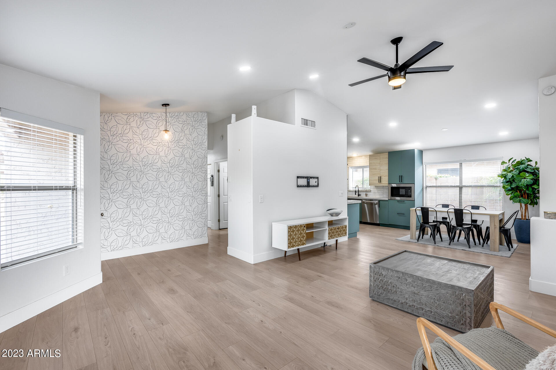 4611 East Mossman Road Phoenix, AZ 85050 - Photo 10 of 37 Gallery Image 10