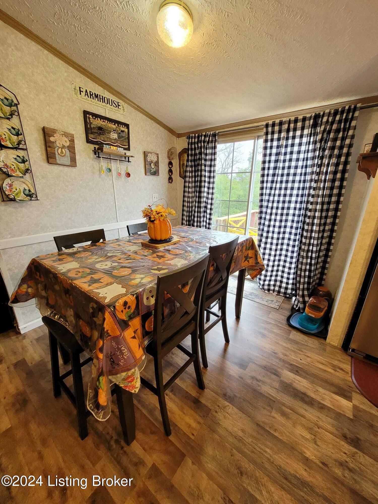 1773 Kings Ridge Road Carrollton, KY 41008 - Photo 7 of 21 1773 DINING AREA PIC2
