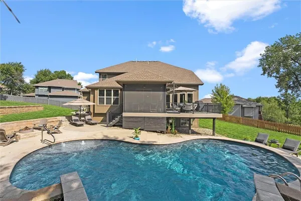 $825,000 | 1301 Northeast Timberline Court, Lee's Summit, MO 64064