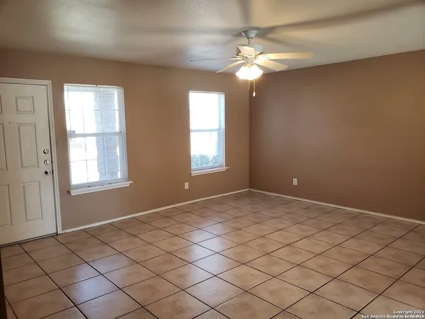 $1,600 | 10622 Shaencrest, San Antonio, TX 78254