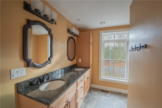 $799,000 | 44 Decubellis Court, Glocester, RI 02814