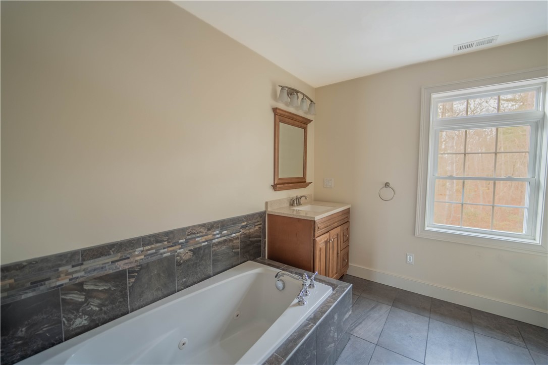 44 Decubellis Court Glocester, RI 02814 - Photo 17 of 28