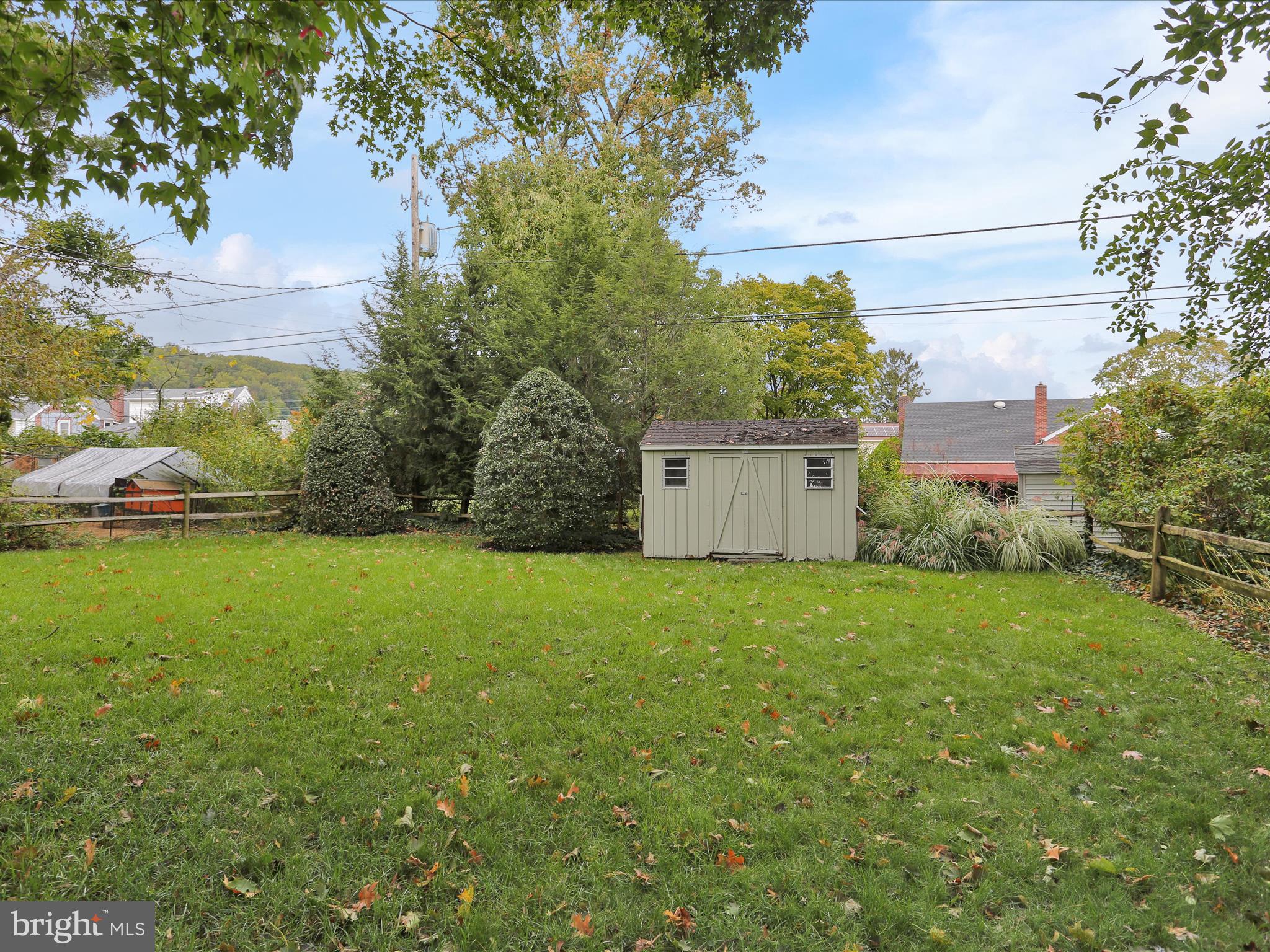 115 Mayer Street Reading, PA 19606 - Photo 41 of 48 a backyard of a house with lots of green space