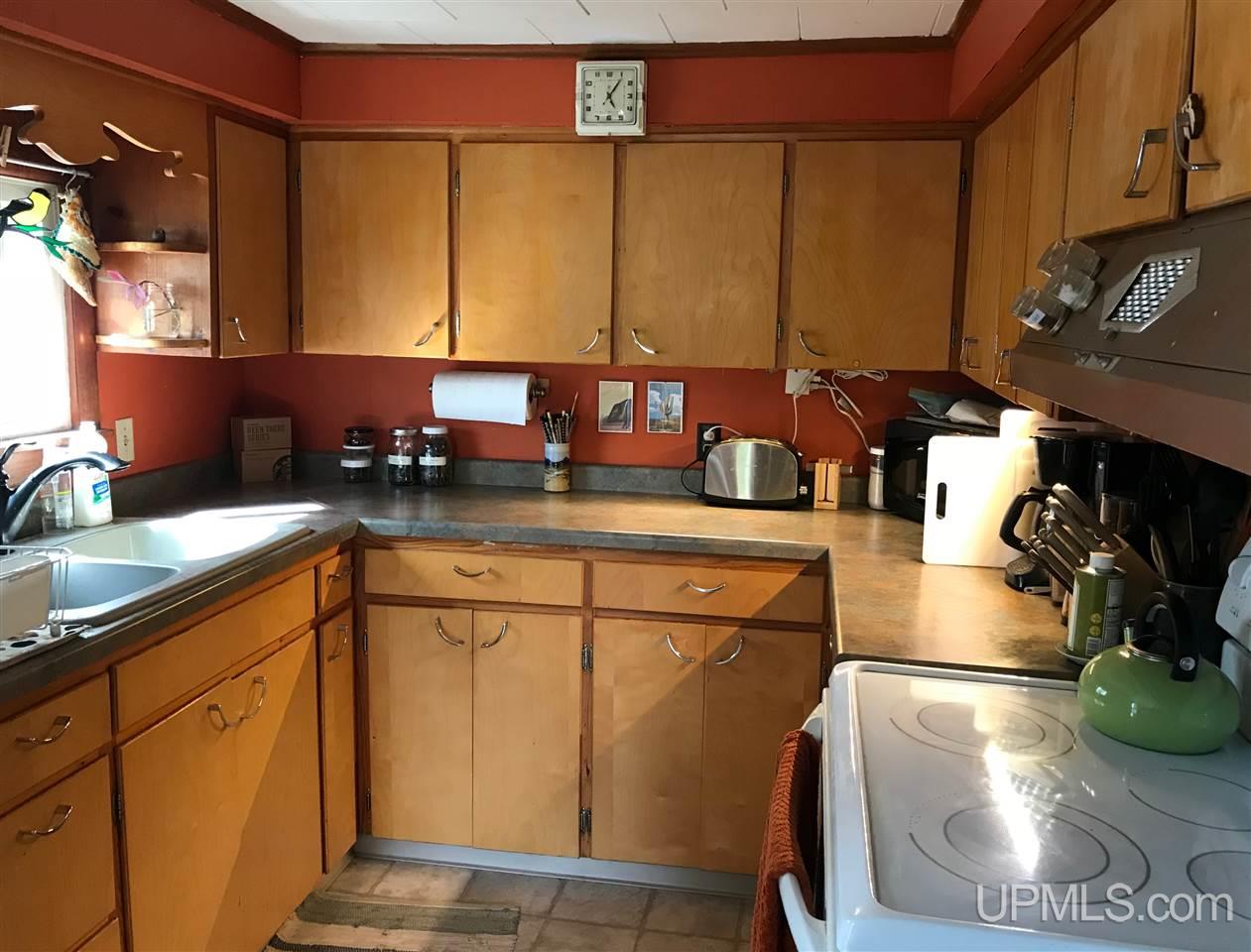 172 Riverside Road Marquette, MI 49855 - Photo 12 of 36 Gallery Image 12