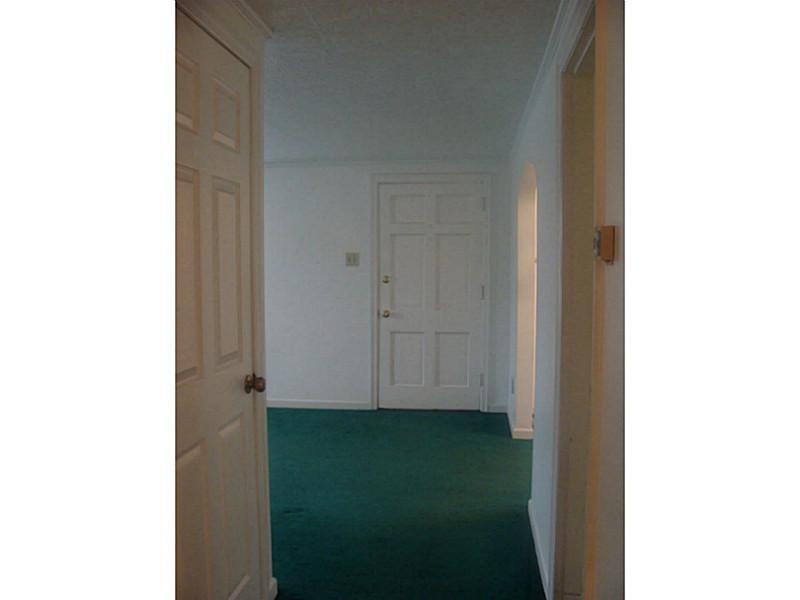 2215 Swallow Hill Road Pittsburgh, PA 15220 - Photo 17 of 18 Entry/Foyer.