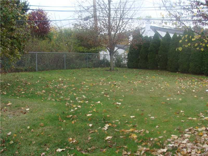 2215 Swallow Hill Road Pittsburgh, PA 15220 - Photo 6 of 18 Yard/Garden.