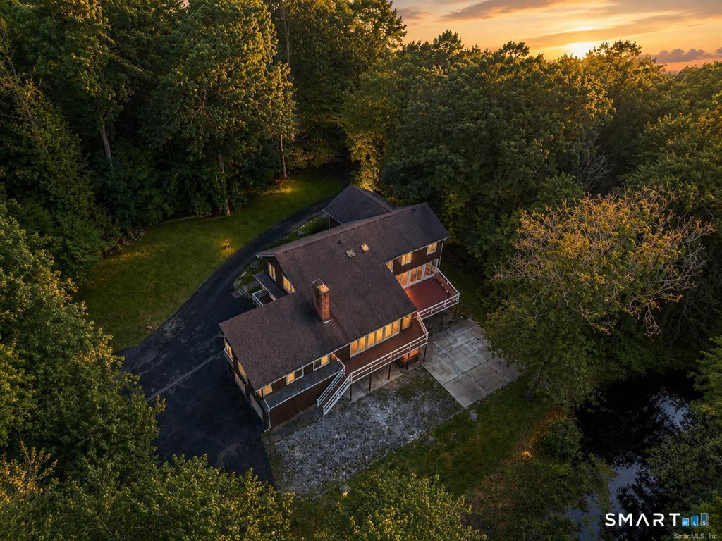 21 Deepwood Road Weston, CT 06883 - Photo 2 of 40 Gallery Image 2