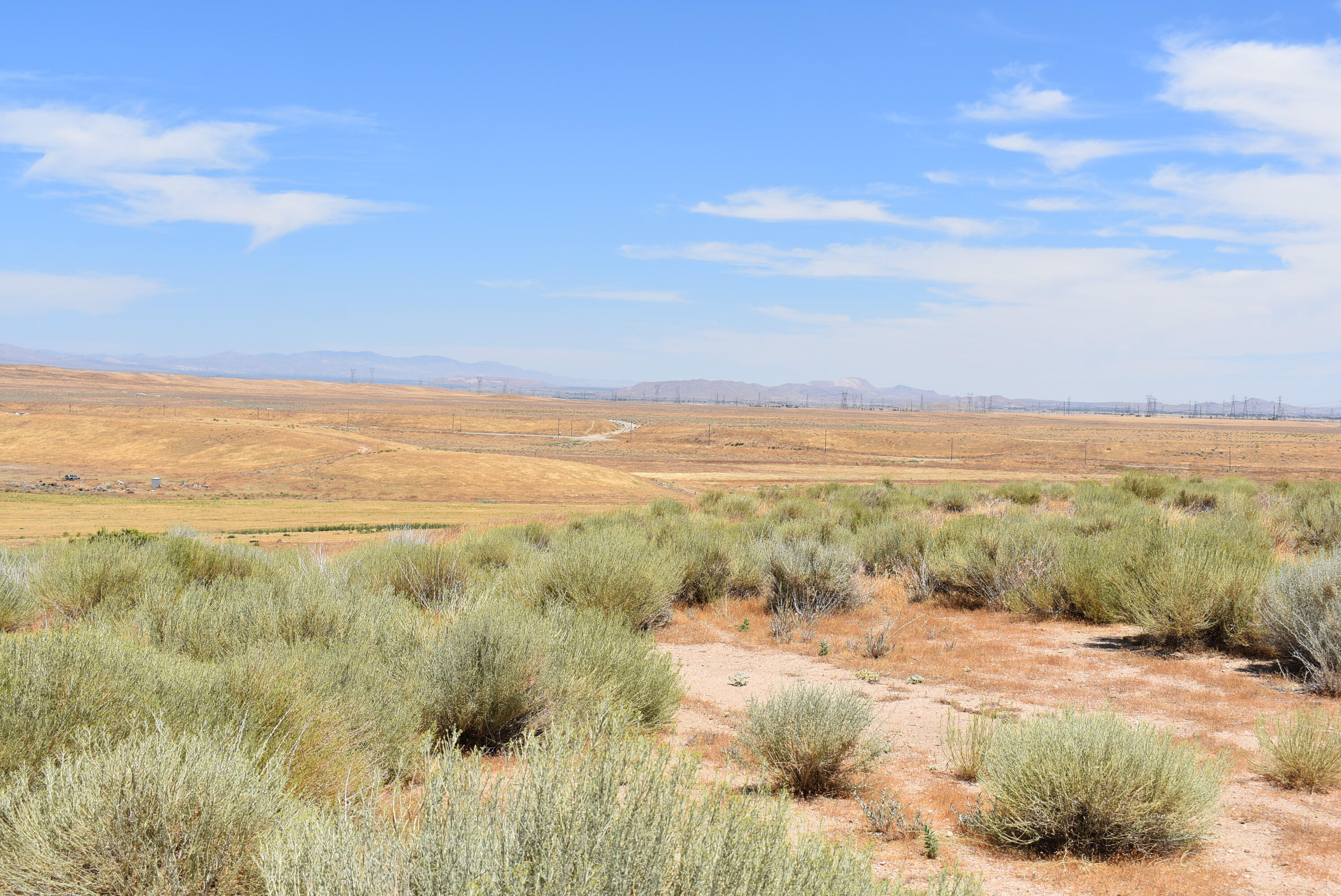 137th Street West Lancaster, CA 93536 - Photo 16 of 34 a view of beach and ocean