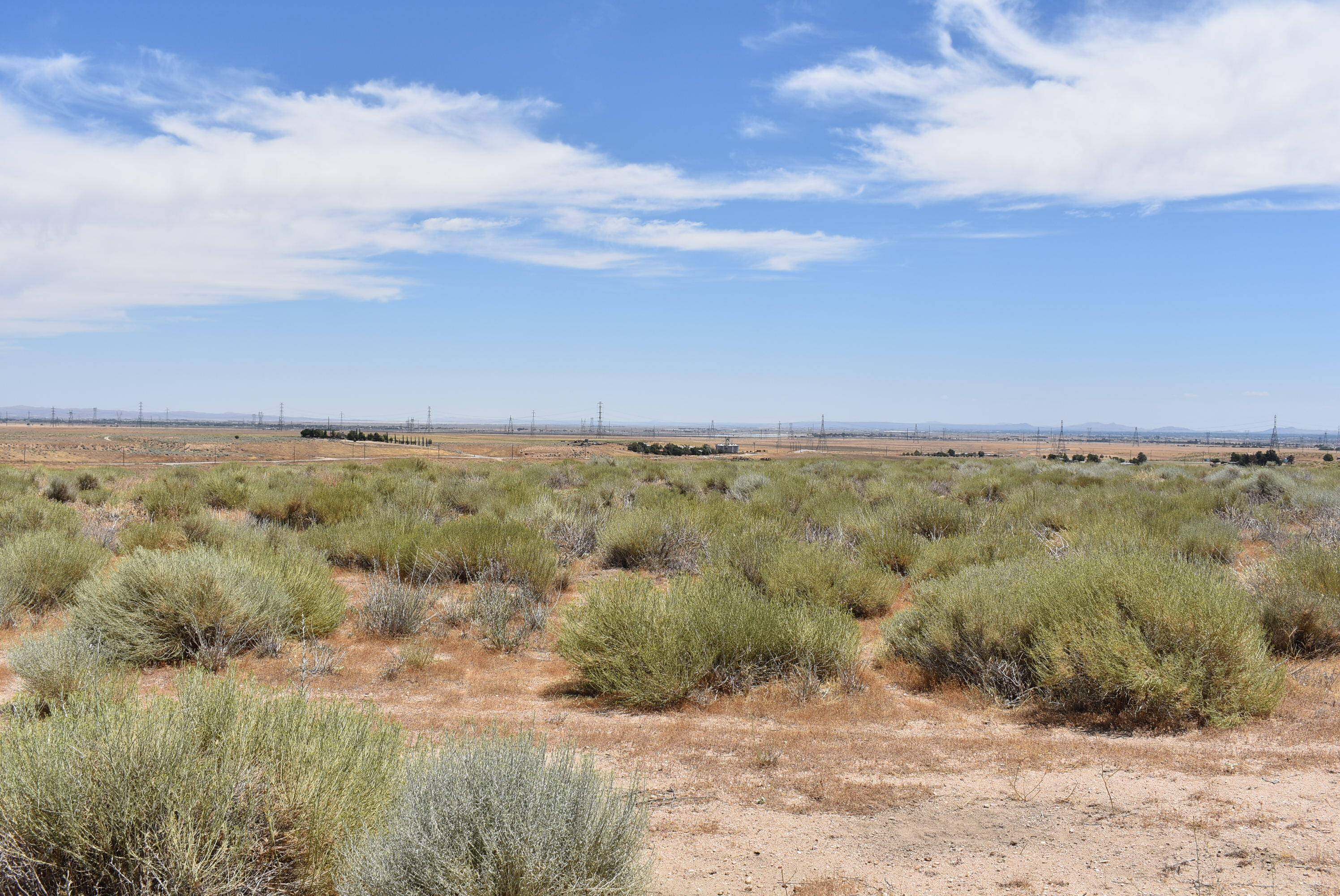 137th Street West Lancaster, CA 93536 - Photo 17 of 34 a view of mountain view with beach