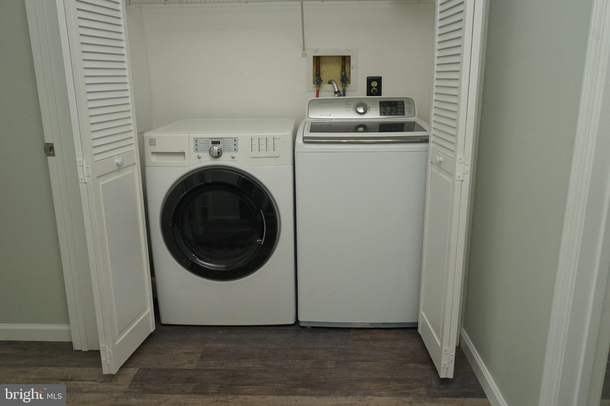96 Farnwood Road Mount Laurel, NJ 08054 - Photo 19 of 30 Efficient laundry space in modern design.