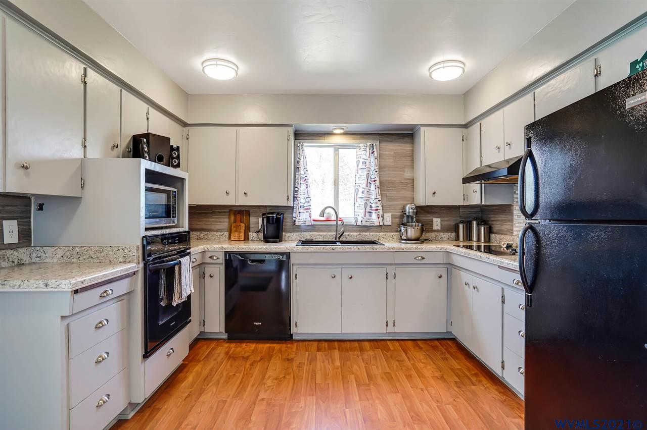 22600 Hopewell Road Northwest Salem, OR 97304 - Photo 13 of 42 Gallery Image 13