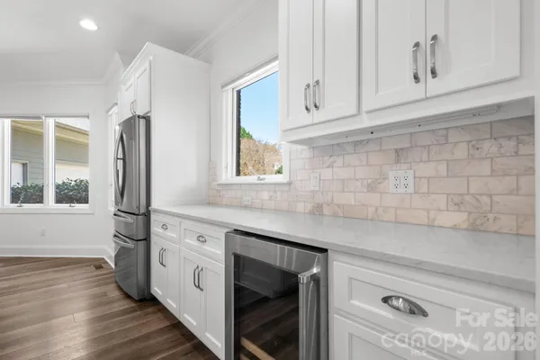 $915,000 | 421 18th Ave Lane Northwest, Hickory, NC 28601