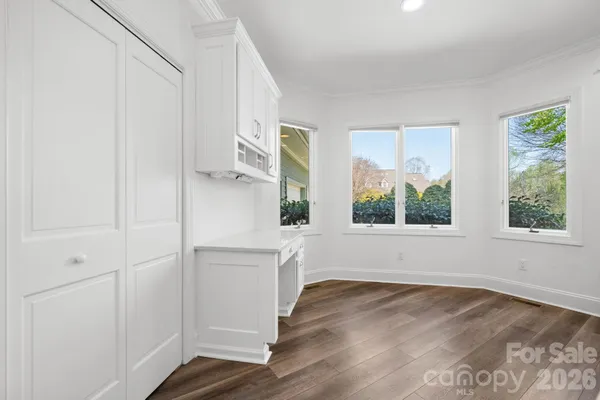 $915,000 | 421 18th Ave Lane Northwest, Hickory, NC 28601