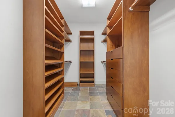 $915,000 | 421 18th Ave Lane Northwest, Hickory, NC 28601