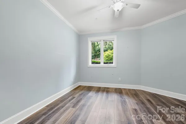 $915,000 | 421 18th Ave Lane Northwest, Hickory, NC 28601