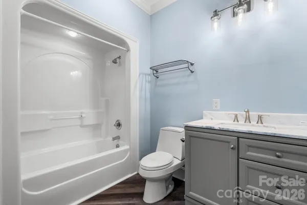 $915,000 | 421 18th Ave Lane Northwest, Hickory, NC 28601