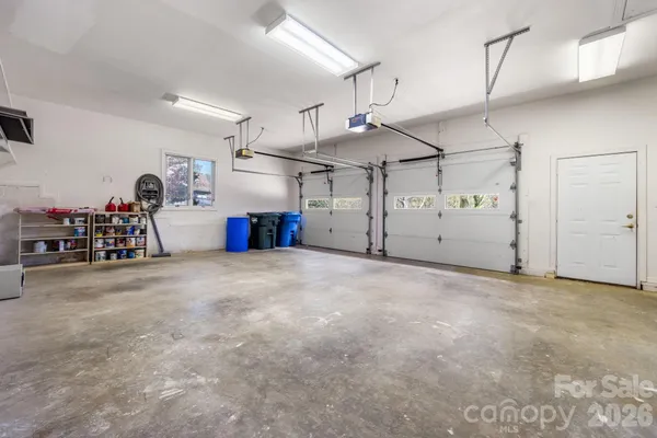 $915,000 | 421 18th Ave Lane Northwest, Hickory, NC 28601