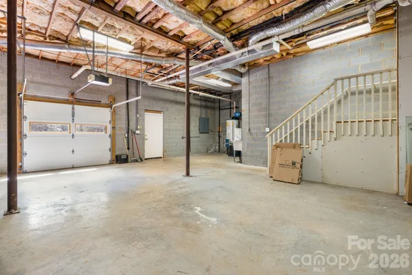 $915,000 | 421 18th Ave Lane Northwest, Hickory, NC 28601