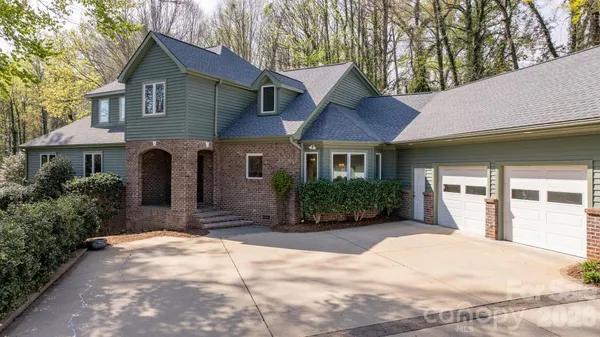 $915,000 | 421 18th Ave Lane Northwest, Hickory, NC 28601
