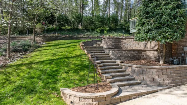 $915,000 | 421 18th Ave Lane Northwest, Hickory, NC 28601