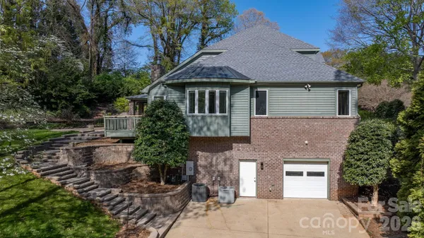 $915,000 | 421 18th Ave Lane Northwest, Hickory, NC 28601