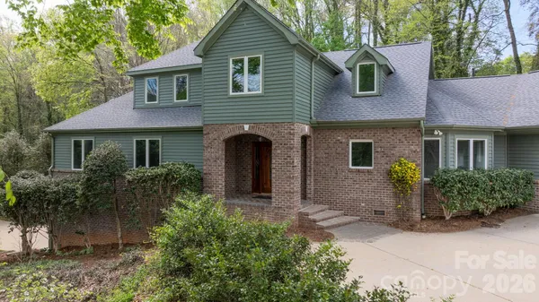 $915,000 | 421 18th Ave Lane Northwest, Hickory, NC 28601