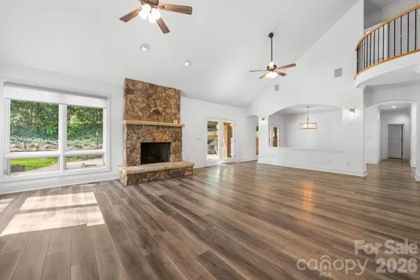 $915,000 | 421 18th Ave Lane Northwest, Hickory, NC 28601