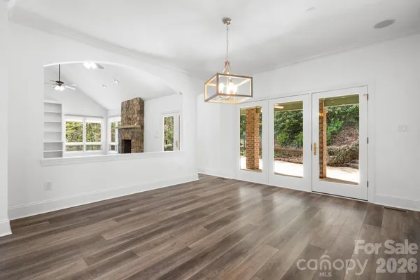 $915,000 | 421 18th Ave Lane Northwest, Hickory, NC 28601