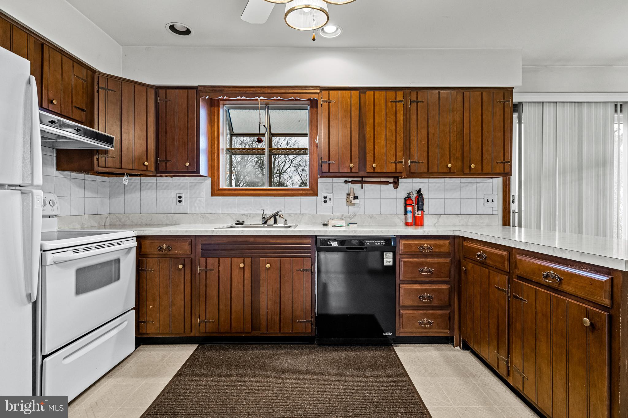 346 Lower Landing Road Blackwood, NJ 08012 - Photo 11 of 31 Gallery Image 11