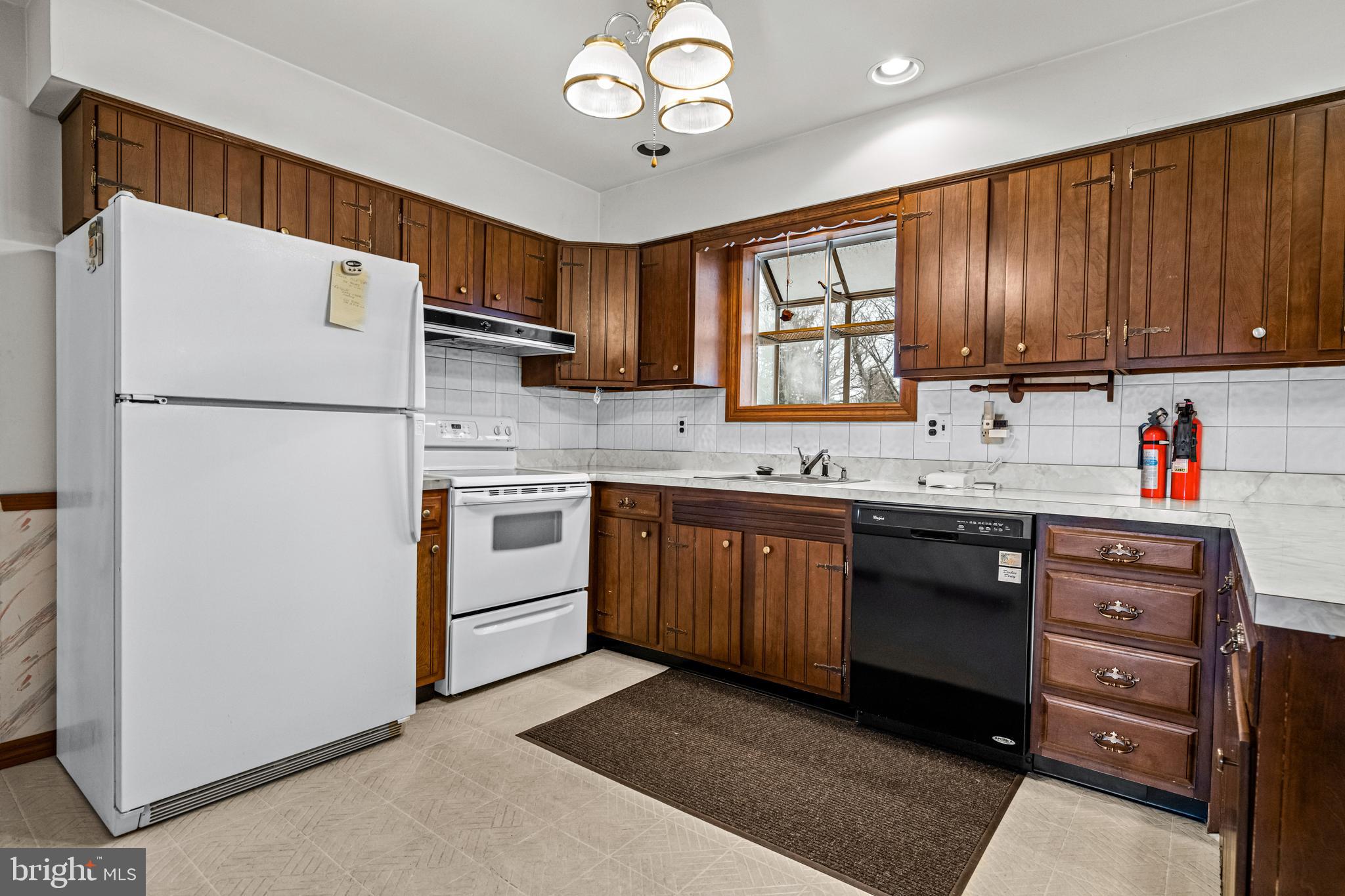 346 Lower Landing Road Blackwood, NJ 08012 - Photo 10 of 31 Gallery Image 10