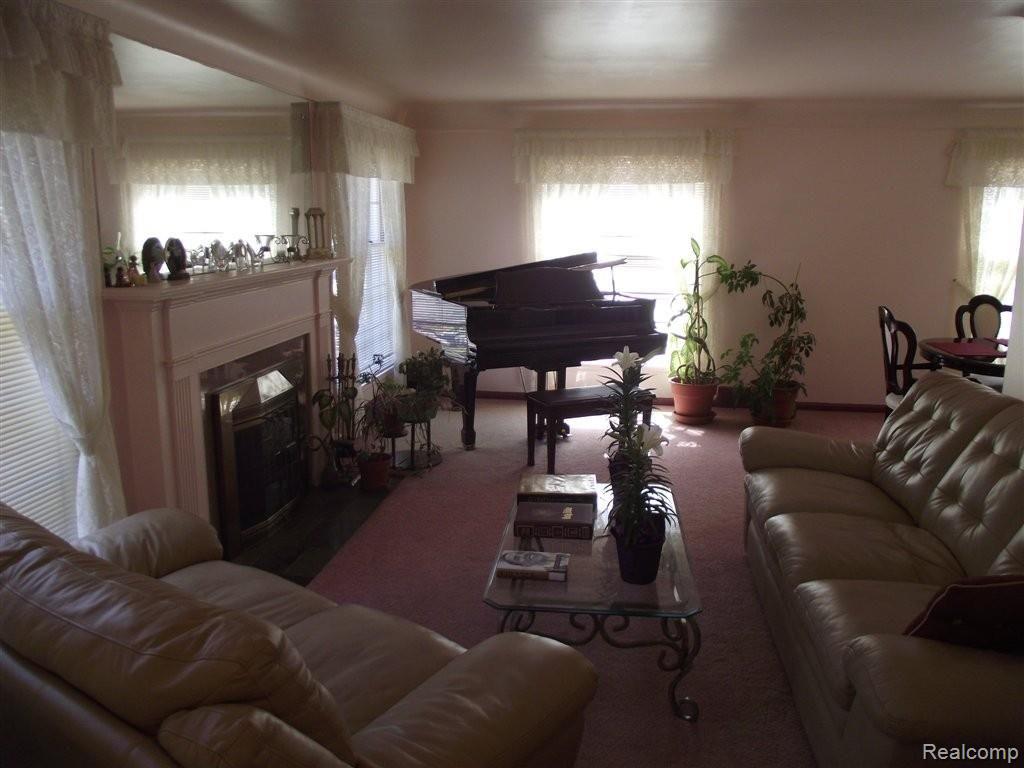 17341 Edinborough Road Detroit, MI 48219 - Photo 3 of 15 living room1.JPG