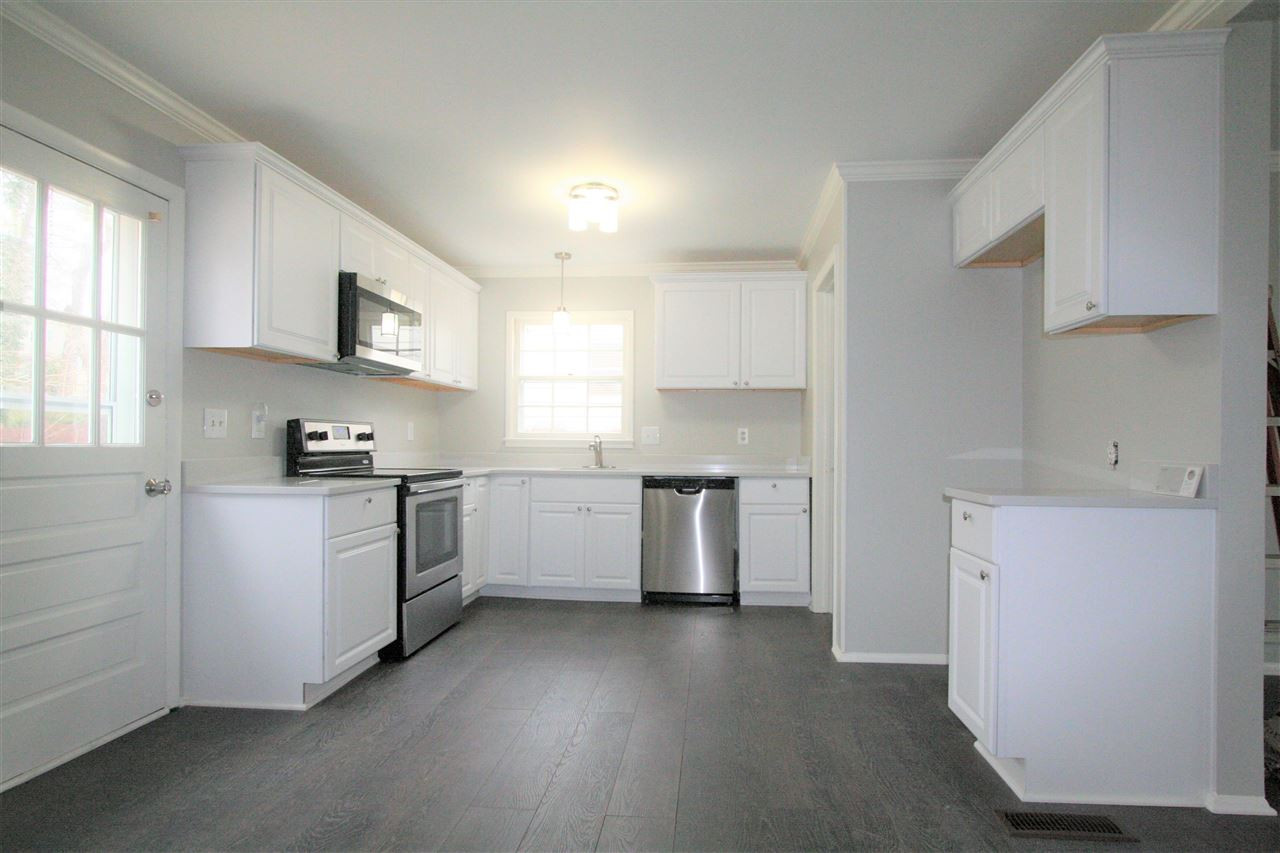 6016 Stratton Place Raleigh, NC 27609 - Photo 7 of 30 Kitchen