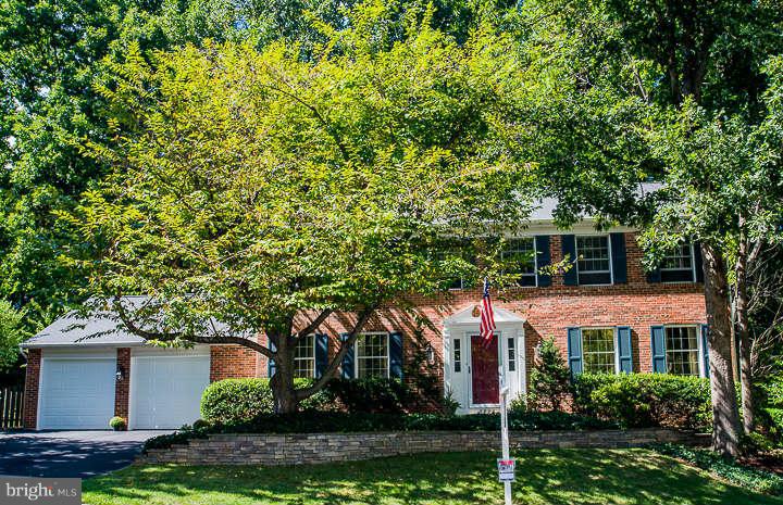 5906 Freds Oak Road Burke, VA 22015 - Photo 1 of 30 Exterior (Front)