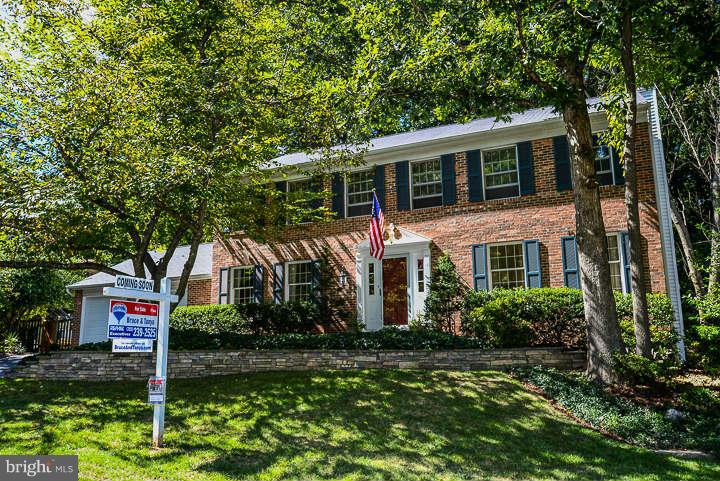 5906 Freds Oak Road Burke, VA 22015 - Photo 2 of 30 Exterior (Front)