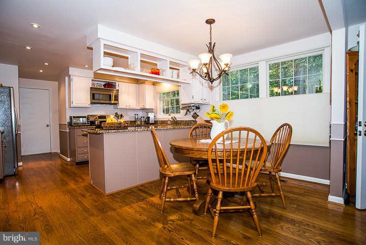5906 Freds Oak Road Burke, VA 22015 - Photo 11 of 30 Kitchen