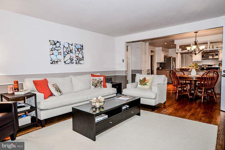 5906 Freds Oak Road Burke, VA 22015 - Photo 12 of 30 Family Room