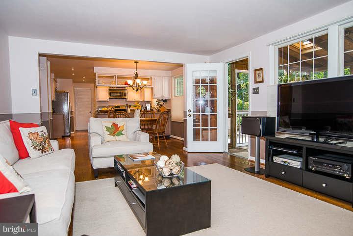 5906 Freds Oak Road Burke, VA 22015 - Photo 14 of 30 Family Room