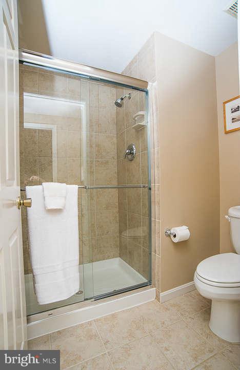5906 Freds Oak Road Burke, VA 22015 - Photo 17 of 30 Bath (Master)