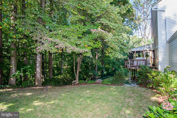 5906 Freds Oak Road Burke, VA 22015 - Photo 29 of 30 Exterior (Rear)