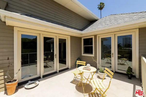 $12,000 | 2817 3rd Street, Unit 1, Santa Monica, CA 90405