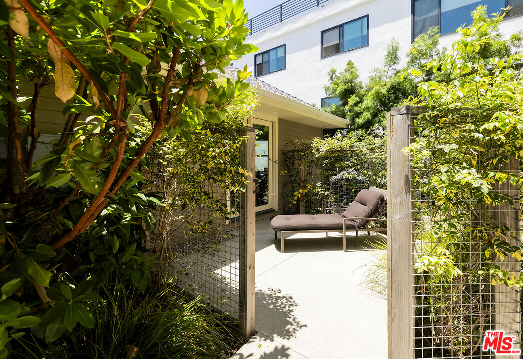 2817 3rd Street, Unit 1 Santa Monica, CA 90405 - Photo 23 of 27