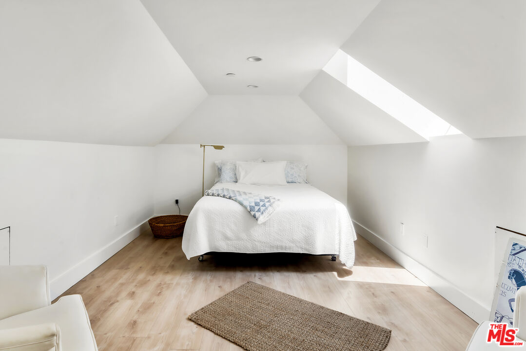 2817 3rd Street, Unit 1 Santa Monica, CA 90405 - Photo 24 of 27