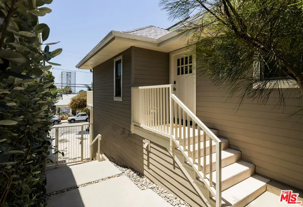 $12,000 | 2817 3rd Street, Unit 1, Santa Monica, CA 90405