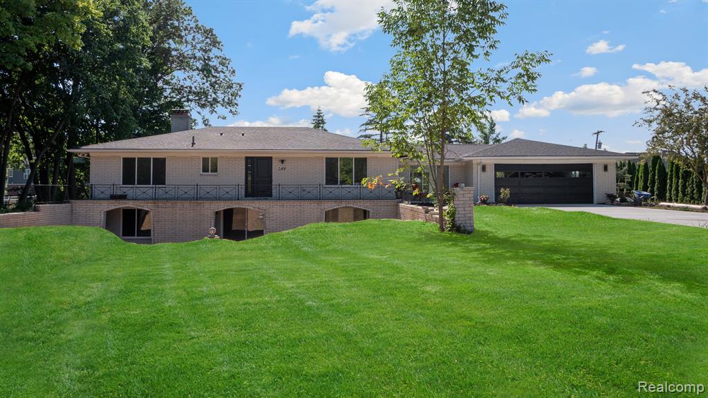 2164 East Hamlin Road Rochester Hills, MI 48307 - Photo 26 of 34