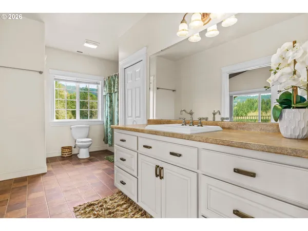 $2,399,995 | 90834 Coburghills Drive, Eugene, OR 97408