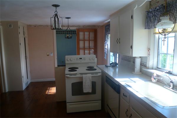 17 Ripley Street Wilbraham, MA 01095 - Photo 4 of 11 Gallery Image 4